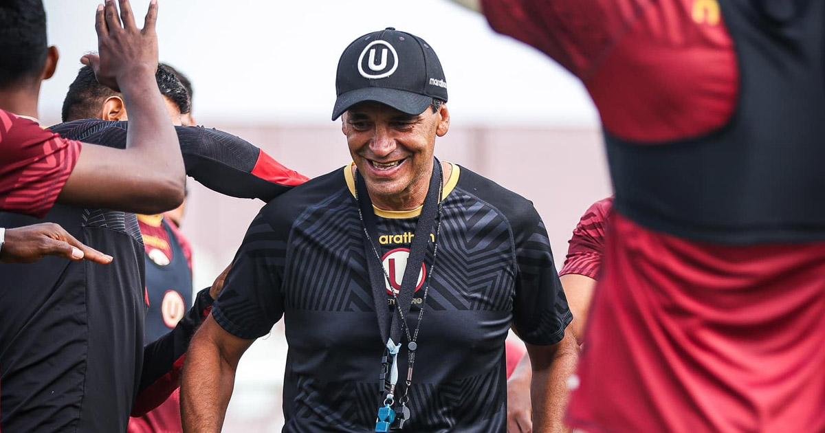 Bustos: "No pensamos solo en la racha invicta, sino en hacer un buen Apertura y Libertadores"