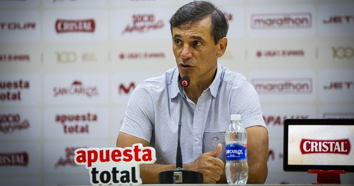 Bustos: "En el segundo tiempo arrancamos muy mal, desconcentrados"