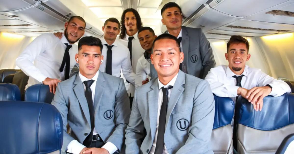 Universitario viajó esta mañana a Barraquilla para enfrentar a Junior por la Copa Libertadores 
