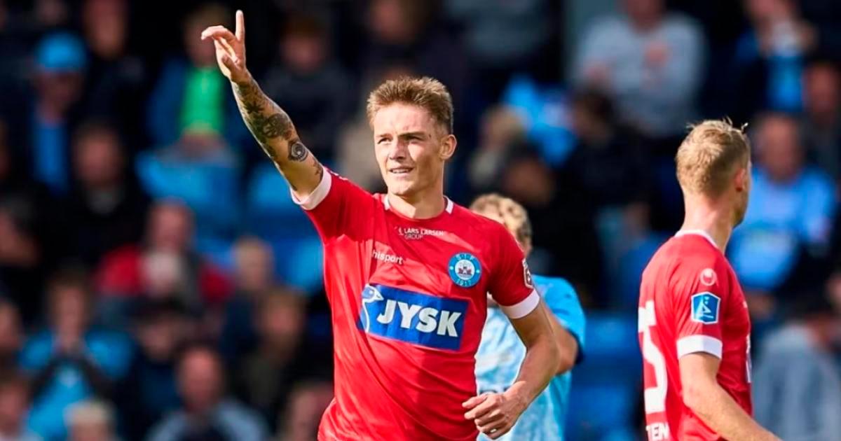 (VIDEO) Espectacular: Sonne marcó de chalaca su primer gol del 2024