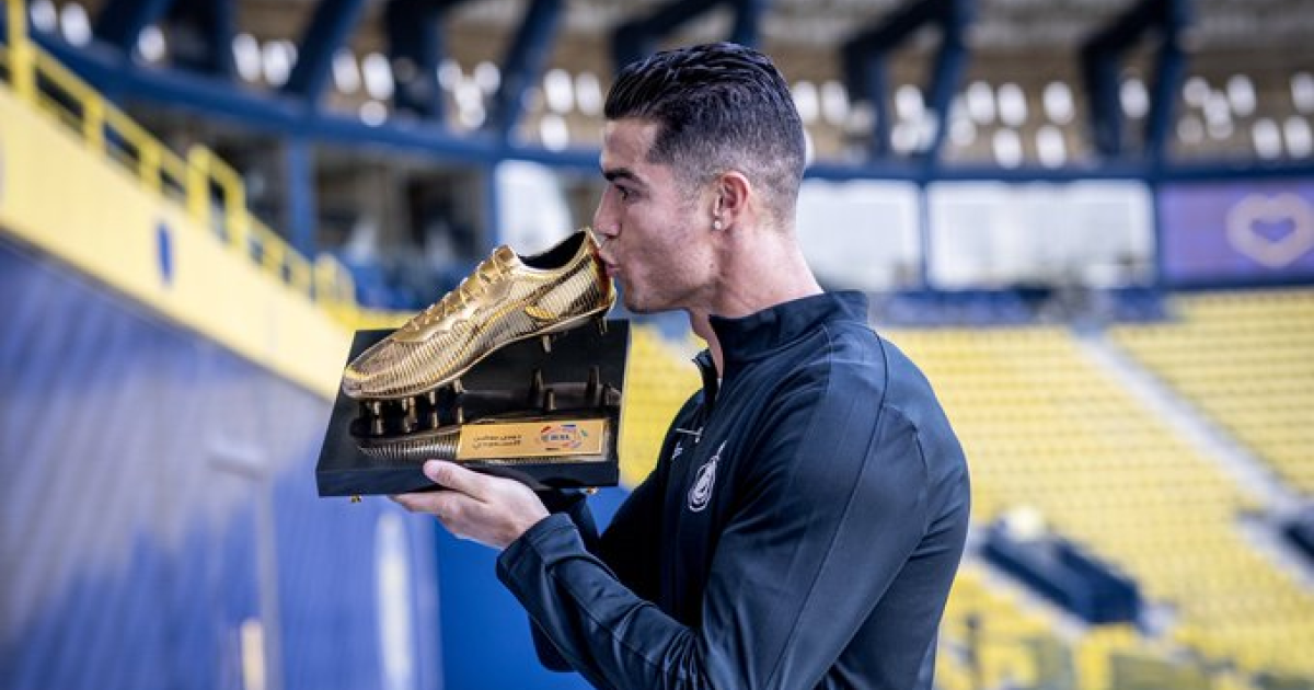 Cristiano Ronaldo: "Yo no sigo los récords, los récords me siguen a mí"