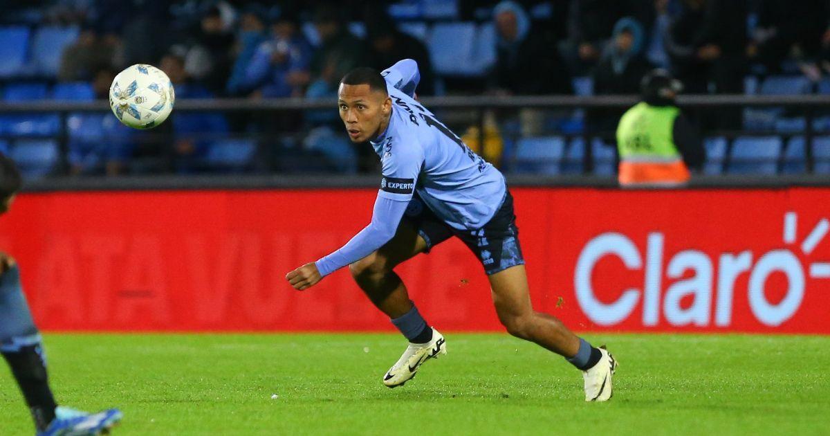 El delantero de Belgrano Bryan Reyna, quien anotó un doblete en la última jornada, se refirió a las diferencias del fútbol argentino con el fútbol peruano y anhela que les vaya bien en la Copa América.  "Yo creo que muy físico. Es diferente al peruano, aquí hay que trabajar muy bien para poder sostener este nivel que es complicado. Físicamente hay que estar muy bien para poder soportar los partidos", afirmó el futbolista de 25 años.  Sobre la Selección peruana, Reyna indicó: "Mi vuelo está programado para e