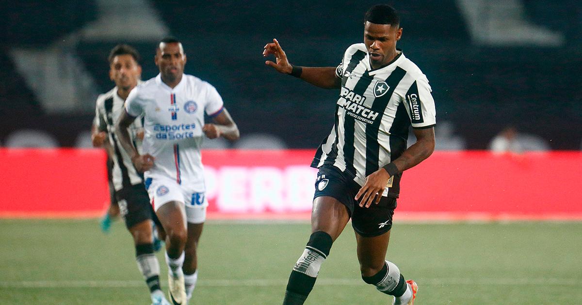 Botafogo cayó en casa por 2-1 ante Bahía y perdió la punta del Brasileirao