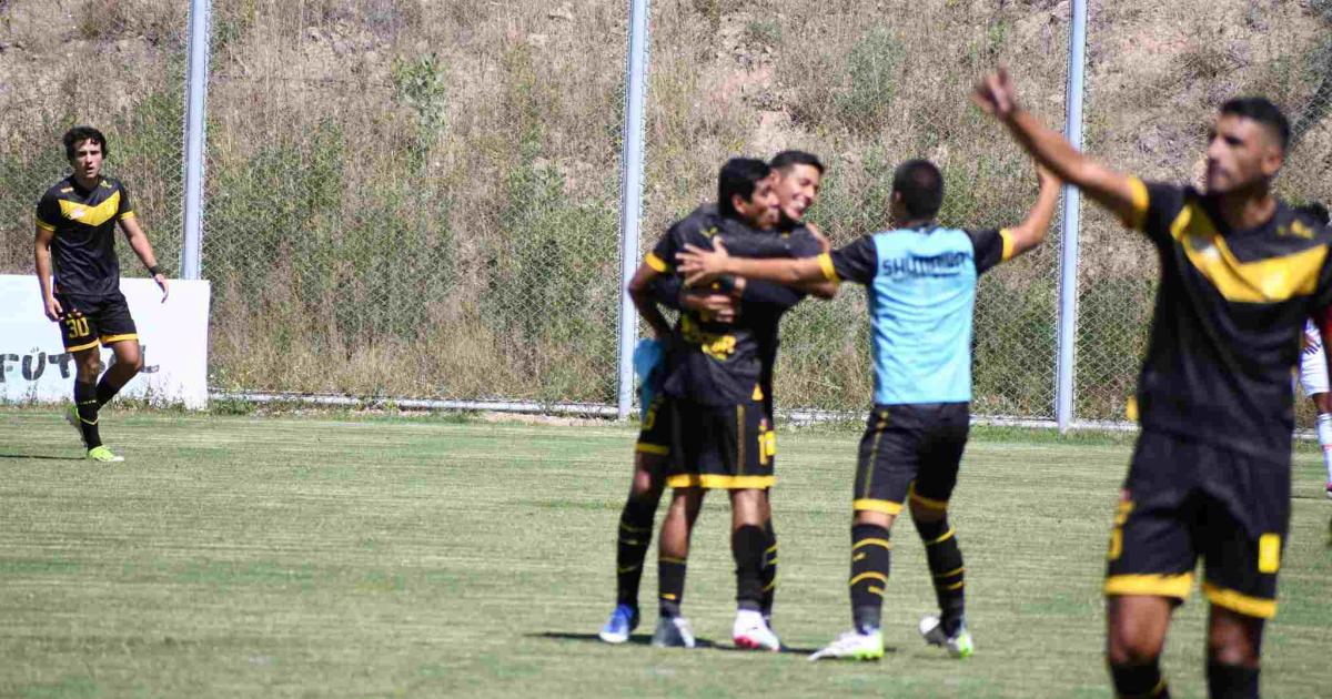 ¡Punto y punta! Cantolao, sobre la hora, arrancó empate en Ayacucho y lidera su grupo