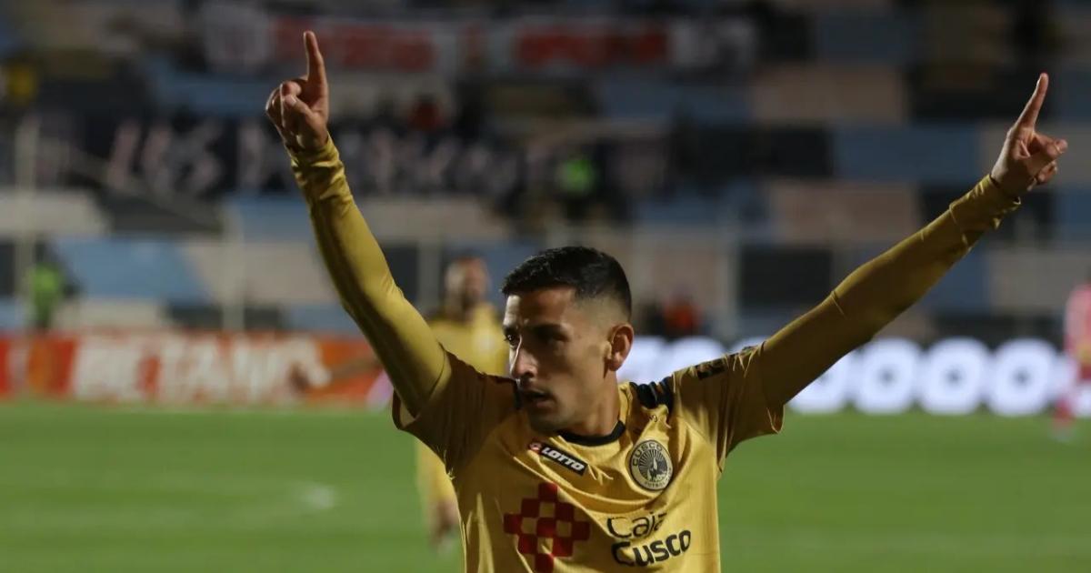 (VIDEO) Mira el golazo de Colitto que 'colgó' al arquero Franco Saravia