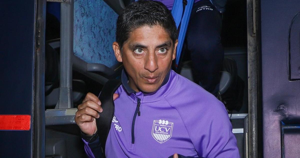 Salas: "Me sorprende lo de Cueva porque hace una semana me ha estado llamando para venir"
