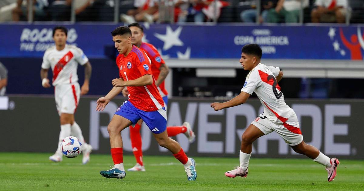 Primera variante de la Selección peruana: Jorge Fossati mandó al campo a Marcos López en lugar de Luis Advíncula.