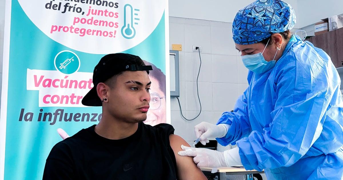 (FOTOS) Alianza Lima se sumó a campaña de vacunación de EsSalud contra la influenza