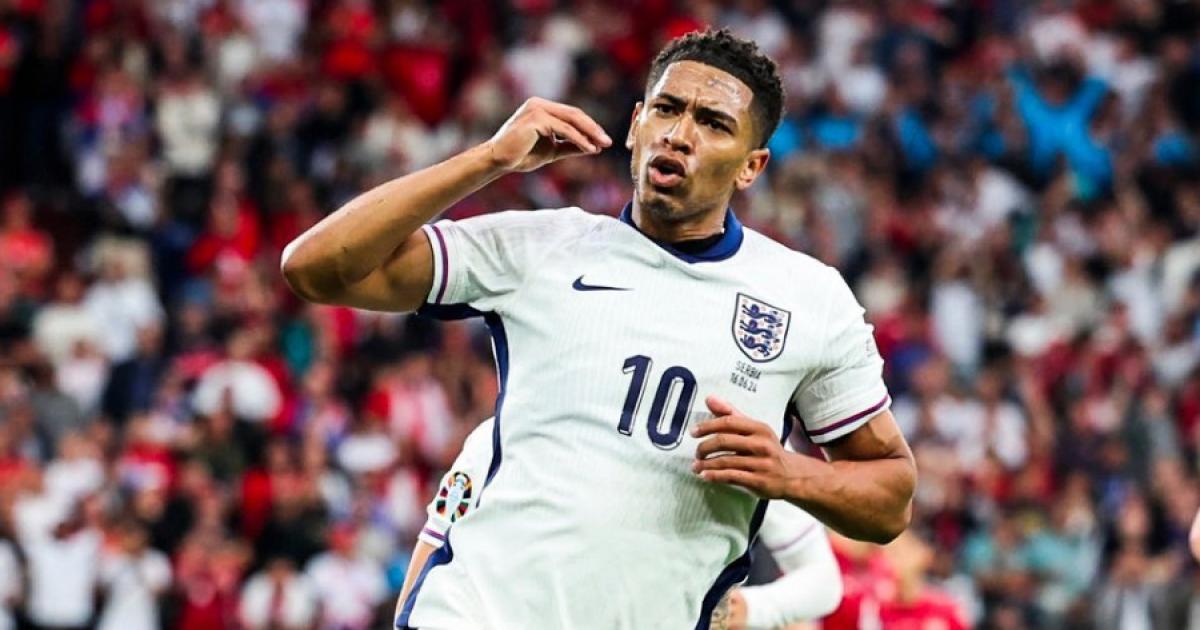 (FOTOS) ¡Con lo justo! Inglaterra derrotó por 1-0 a Serbia por la Eurocopa