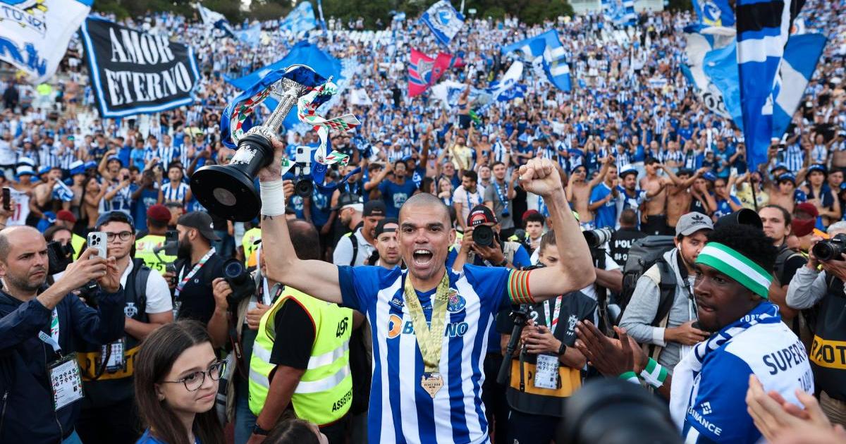 ¿Se acerca el retiro? Pepe no continuará en Porto 