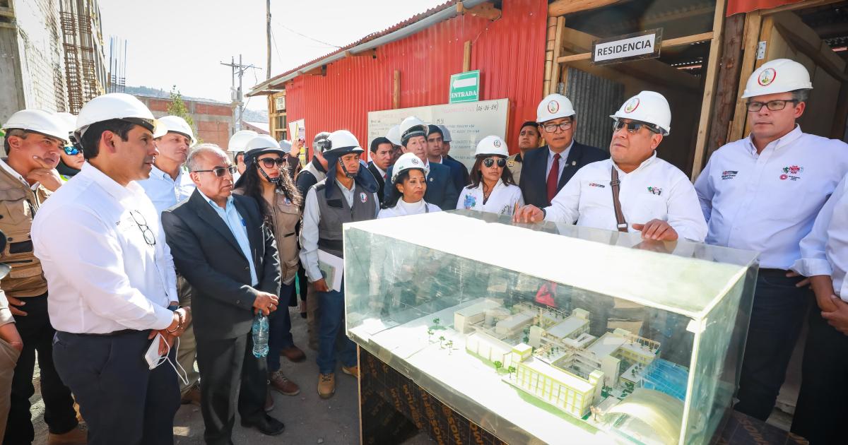 Premier Gustavo Adrianzén visitó sede que albergará Ayacucho 2024