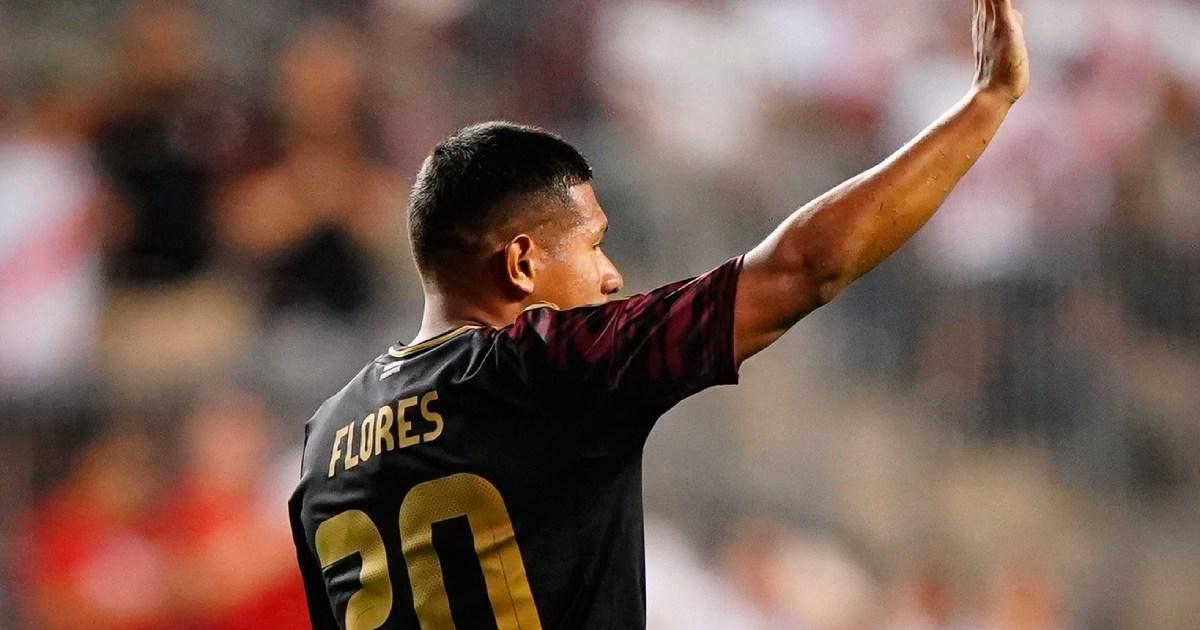 (VIDEO) ¡Paren las orejas! Flores abrió el marcador ante El Salvador 