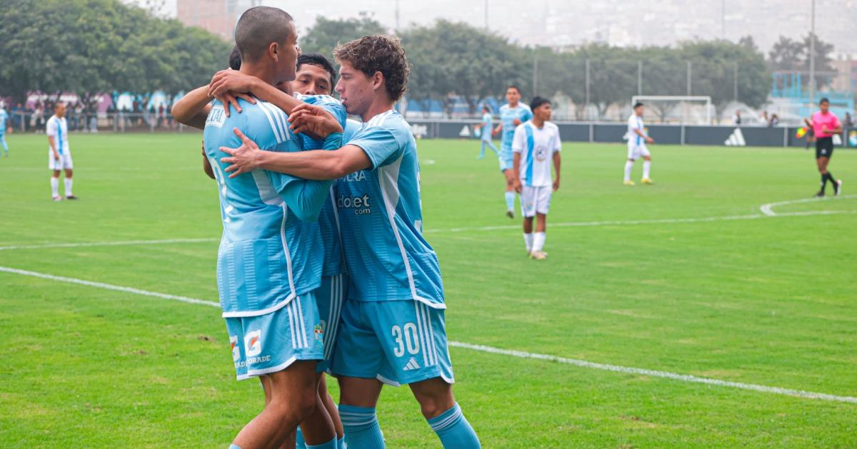 Su primera victoria: Cristal goleó 5-1 a ADT en Reservas