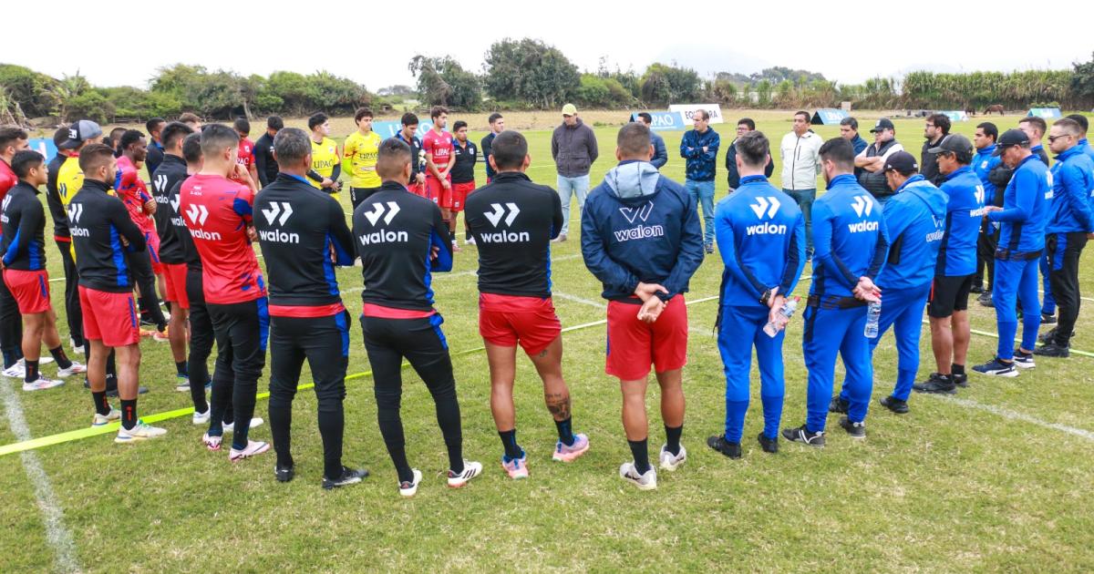 (FOTOS) Salomón Paredes tuvo su primera práctica con Carlos A. Mannucci 