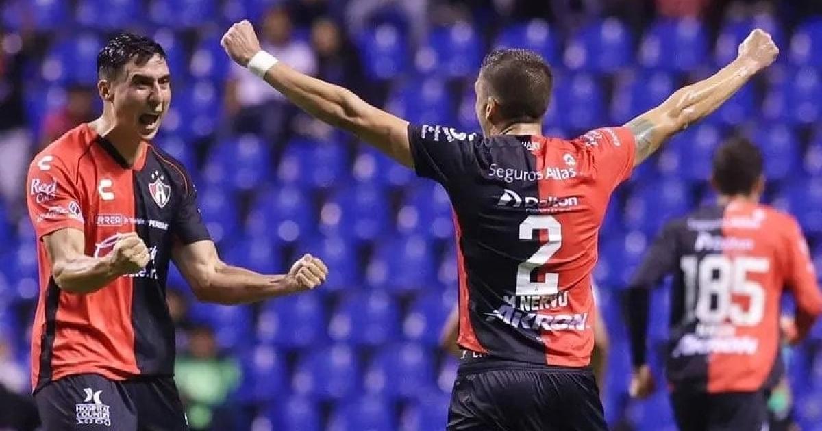 'Santi' Ormeño ingresó en derrota del Puebla ante Atlas en casa