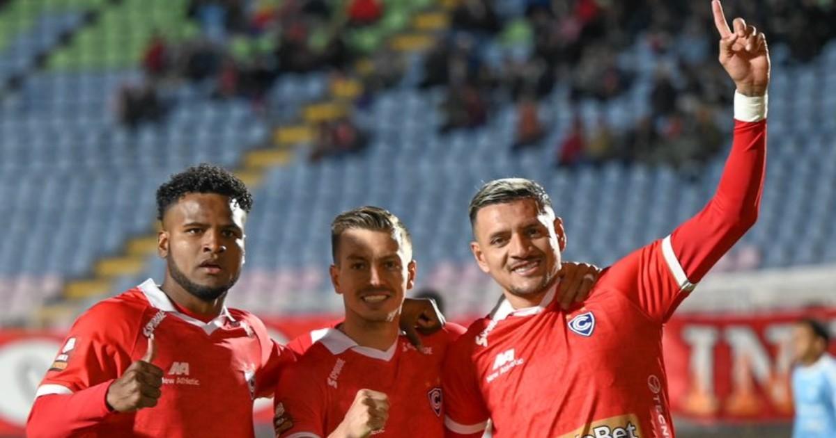 (FOTOS) Cienciano se impuso por 2-1 a Cristal en amistoso en Cusco