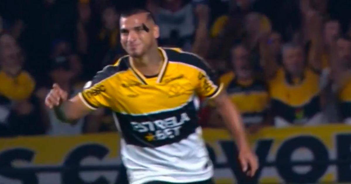 Criciúma no pudo hacer respetar la casa, pero sumó un punto importante en el Brasileirao. Con gol del peruano Miguel Trauco que arrancó como titular, el elenco amarillo empató 1-1 frente a Fortaleza por el partido suspendido de la tercera jornada del campeonato brasileño.  Fue a los 21’ que, tras una jugada preparada desde un córner, Trauco tomó el balón de volea y, con un zurdazo, marcó el primero del partido para poner en ventaja al local.  El cuadro amarillo logró mantener la ventaja durante un buen tram
