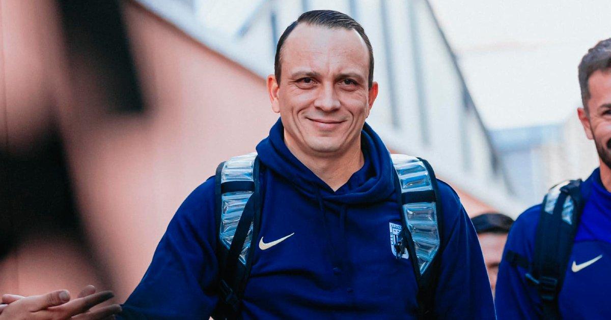 Alejandro Restrepo, entrenador de Alianza Lima, se refirió al debut ante César Vallejo este sábado en Trujillo por el Torneo Clausura. El DT íntimo señaló que el tener al 100% del plantel disponible es algo importante de cara al cotejo ante los poetas.  ""El semestre pasado sufrimos mucho con el tema de lesiones, hemos recuperado a varios futbolistas y hoy por hoy tenemos al 100% del plantel está disponible, para nosotros como entrenadores es importante poder escoger en la nómina", afirmó Restrepo.  El DT í