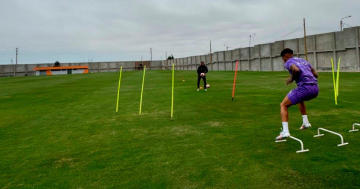 Paolo Guerrero entrenó en solitario en Villa Poeta