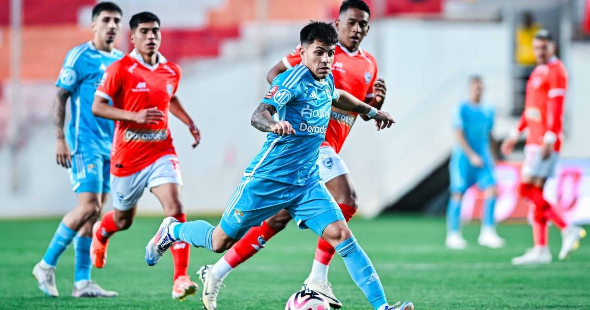 (FOTOS) Cienciano se impuso por 2-1 a Cristal en amistoso en Cusco