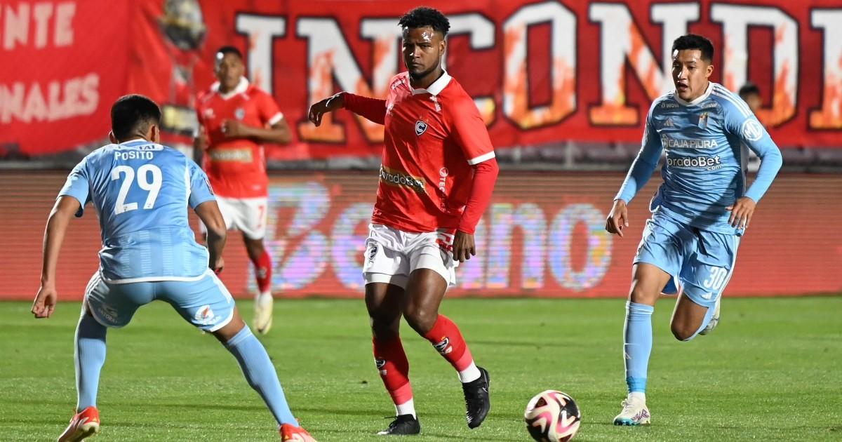 (FOTOS) Cienciano se impuso por 2-1 a Cristal en amistoso en Cusco
