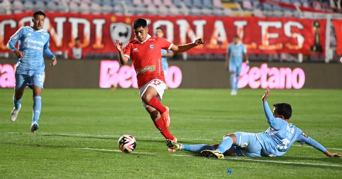 (FOTOS) Cienciano se impuso por 2-1 a Cristal en amistoso en Cusco