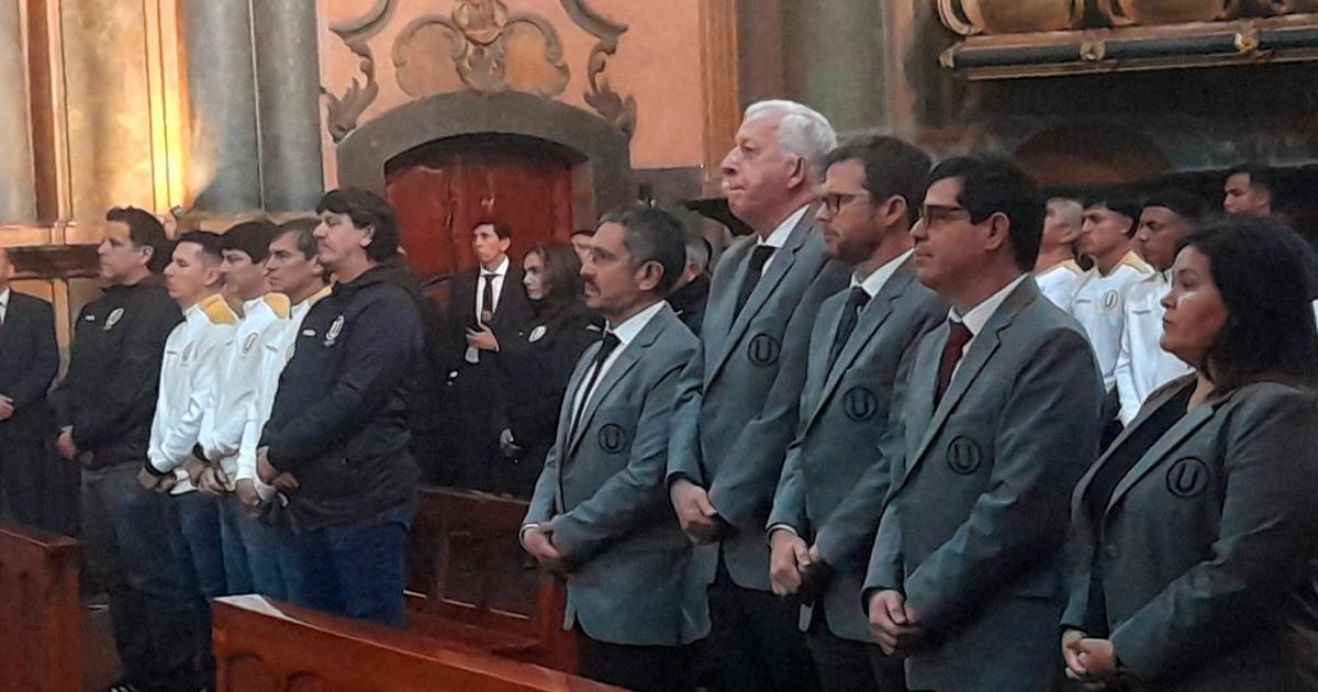 Plantel de Universitario y directivos participaron de misa en Iglesia de las Nazarenas por centenario
