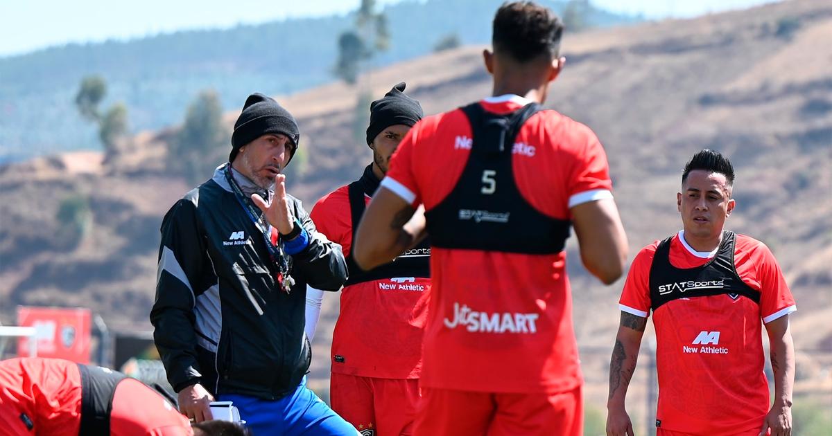 Díaz sobre llegada de Cueva: "Quién no quisiera dirigir a un jugador de selección y con su jerarquía"