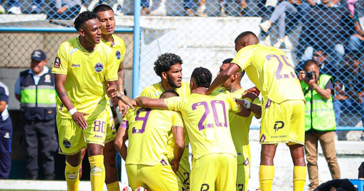 (FOTOS) Alianza Lima triunfó en Cajabamba y escaló a la cima del Clausura