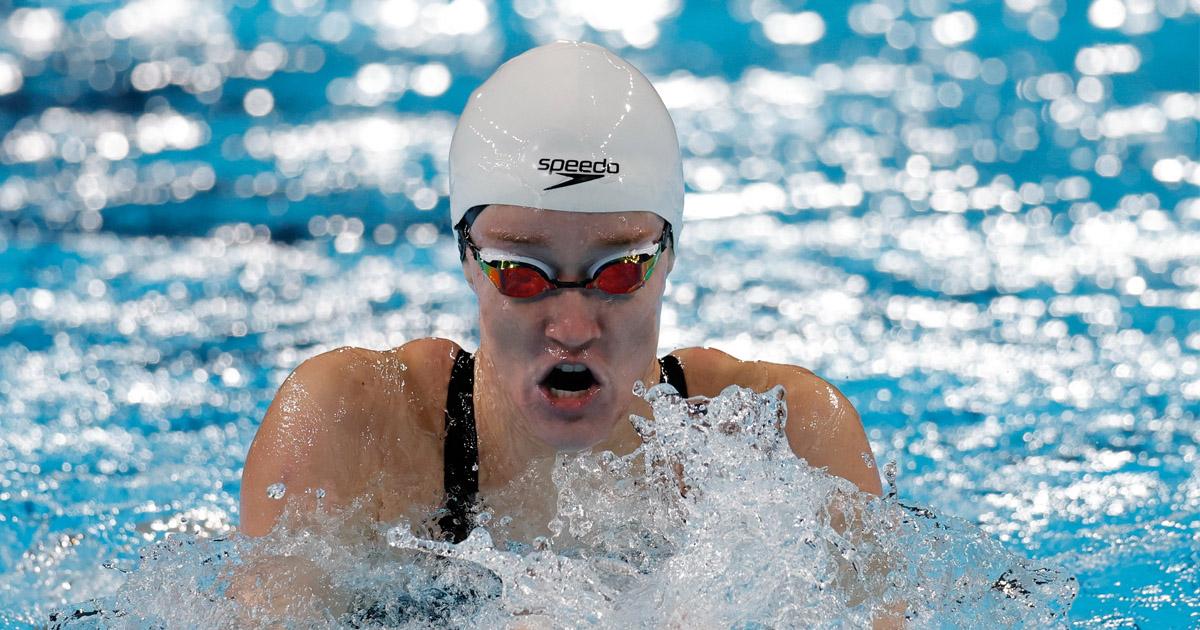 Natación: McKenna de Bever culminó en el puesto 29 en 200m combinado