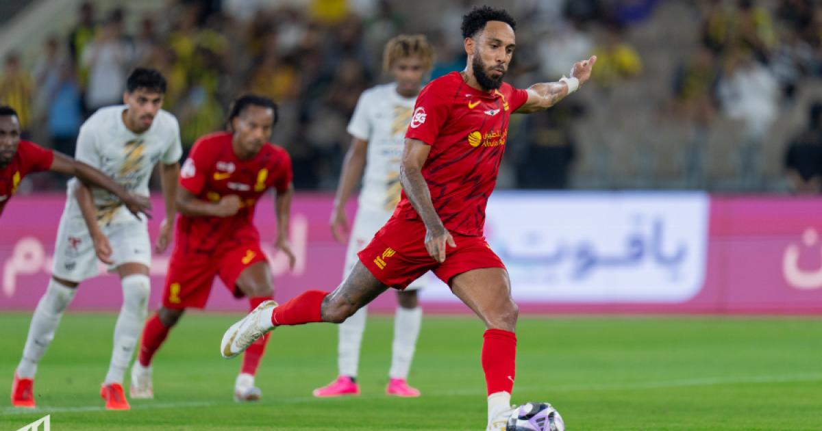 Con Carrillo, Al-Qadisiya empató 1-1 con Al-Ittihad en partido amistoso