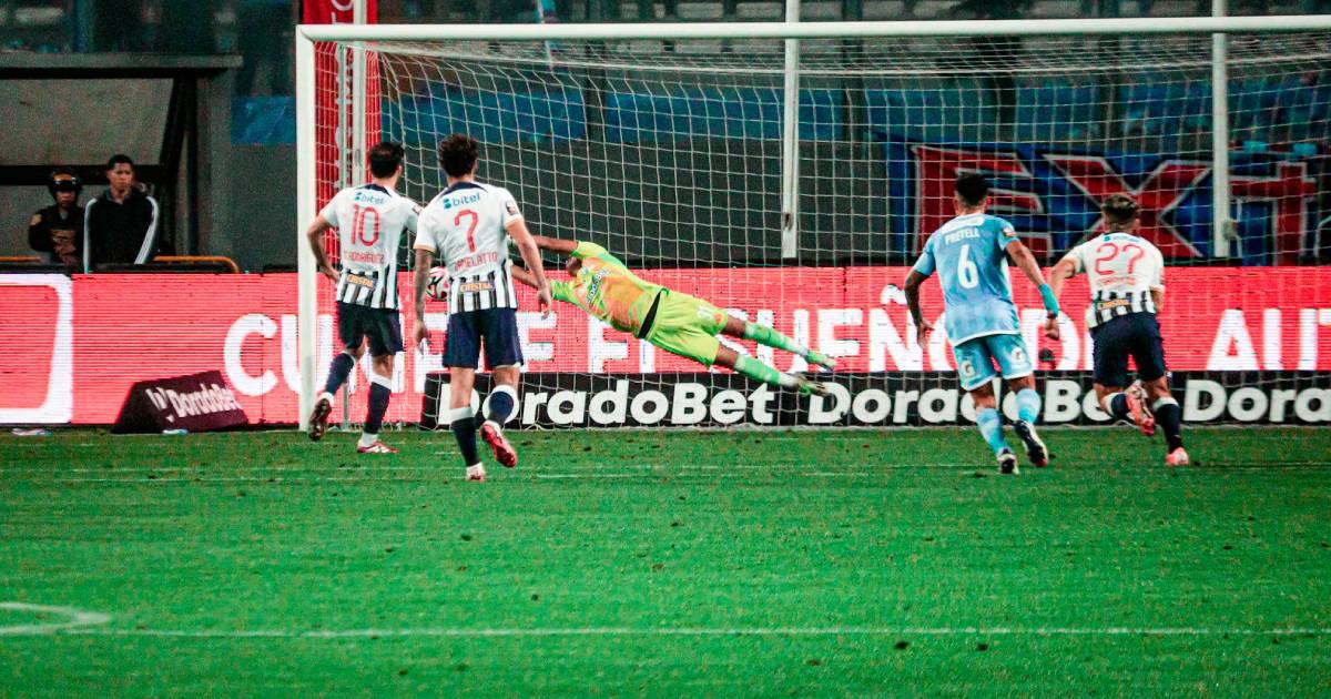 (VIDEO) ¡Le puso candado! Enríquez ahogó el grito de gol en el penal de Rodríguez
