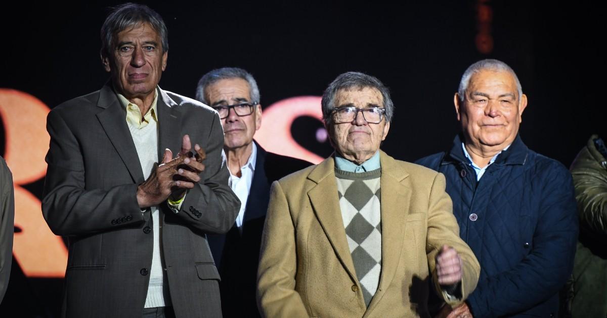 (VIDEO | FOTOS) Universitario celebró sus 100 años de vida en una noche inolvidable