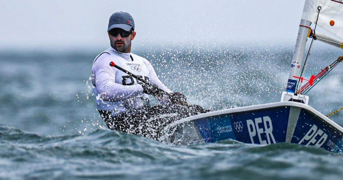 ¡Arriba Perú! Stefano Peschiera clasificó a la final de vela y peleará por una medalla en París 2024