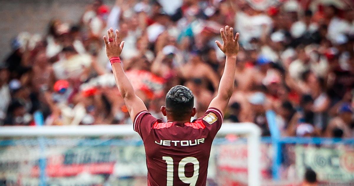 Flores: "Lo más importante es que el equipo gane y juegue de la mejor manera"