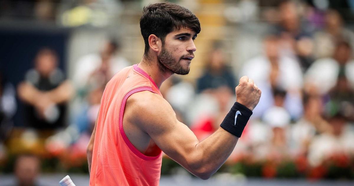 Alcaraz avanzó a cuartos de final en ATP de Beijing