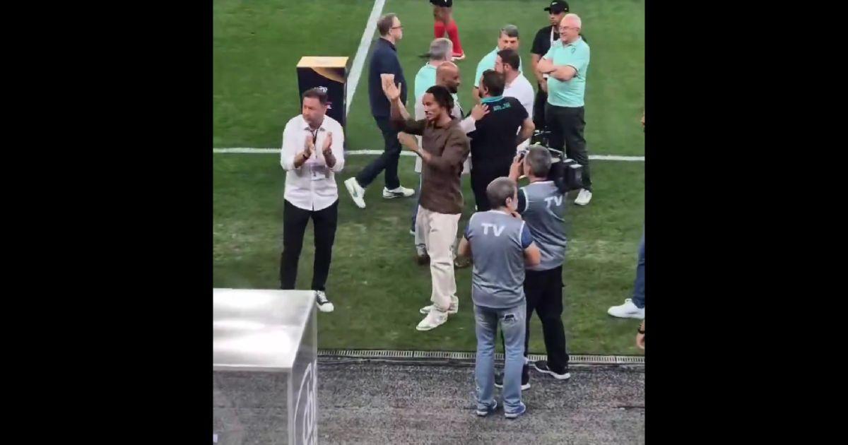 (VIDEO) Carrillo fue presentado ante hinchas de Corinthians