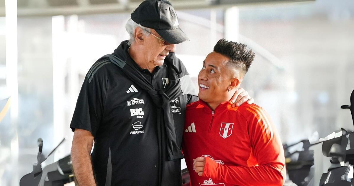 Fossati sobre Cueva: "Le falta recuperar un físico que esté acorde con un futbolista de selección"
