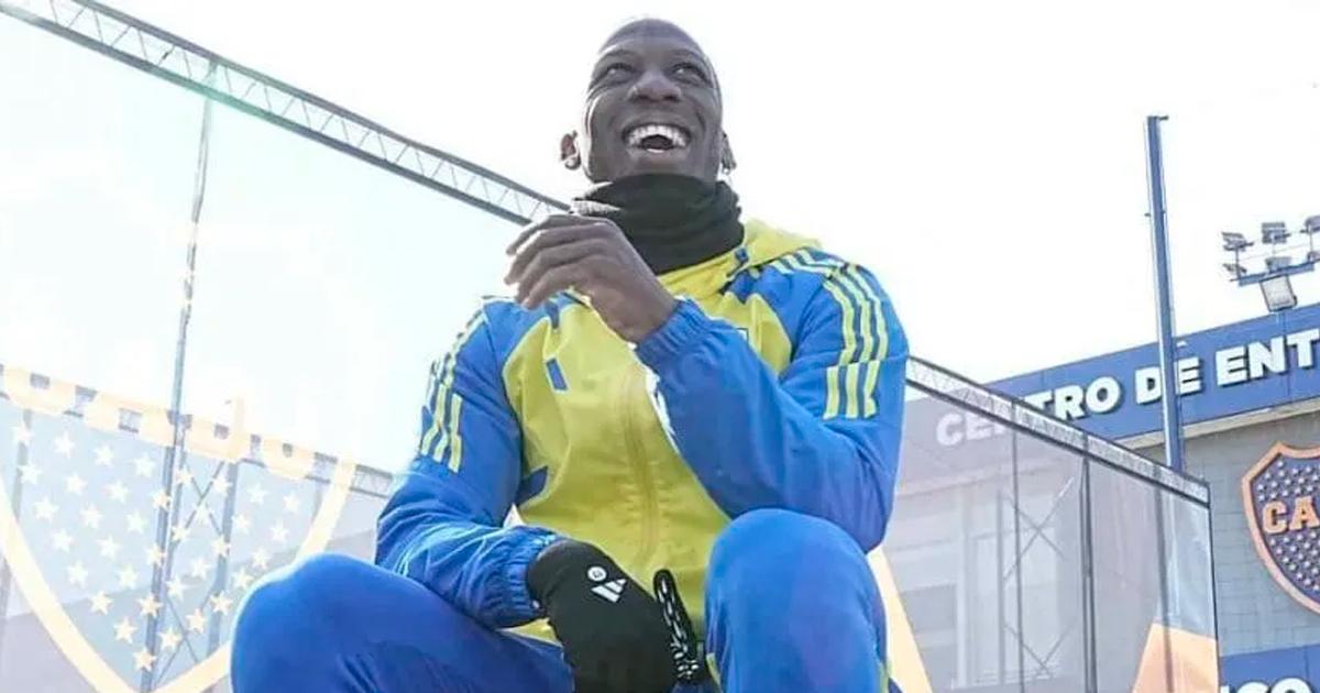 Advíncula retornó a las prácticas de Boca y se perfila como titular en el 'Superclásico'