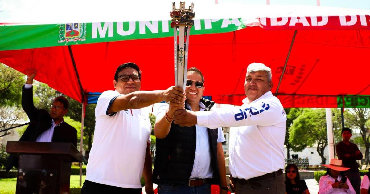  La antorcha FEDUP enciende Arequipa