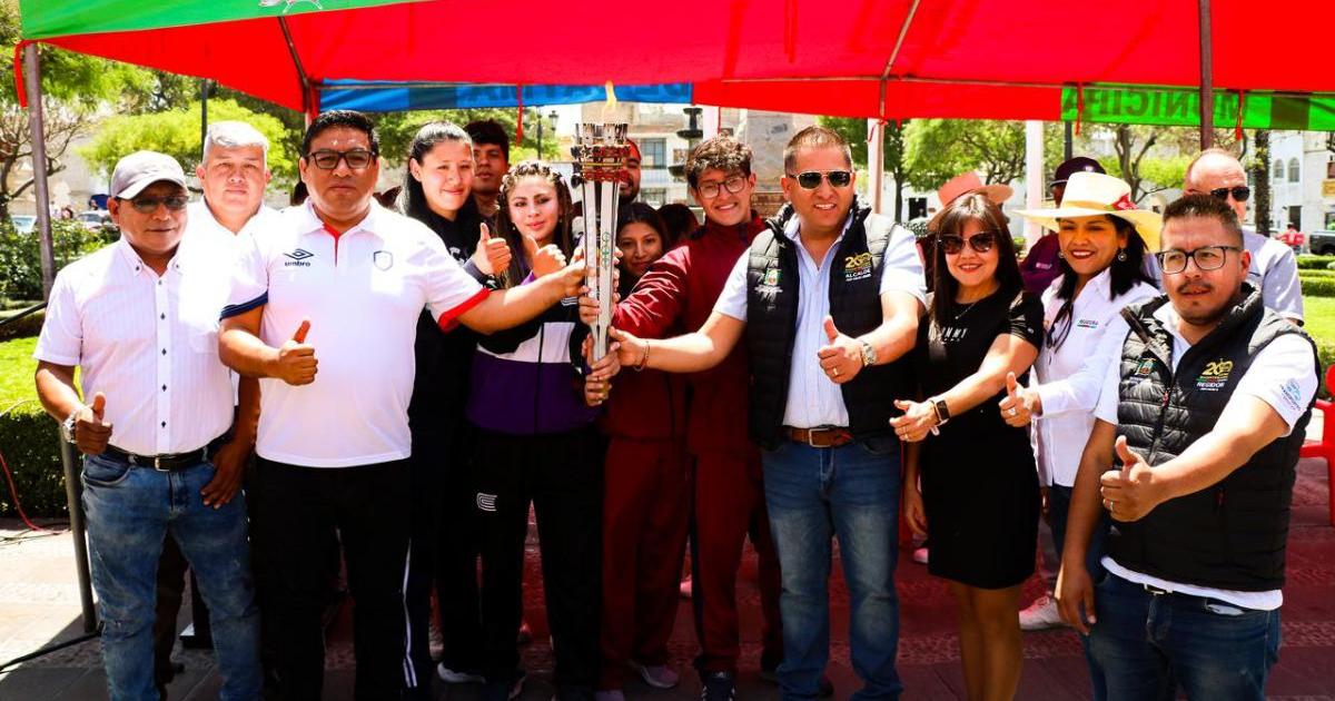  La antorcha FEDUP enciende Arequipa