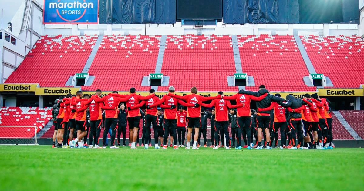 (VIDEO | FOTOS) Perú llegó a Quito y de inmediato reconoció estadio Rodrigo Paz Delgado