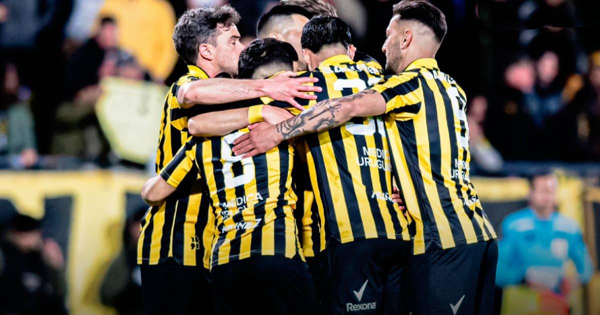 Ex técnico de Alianza llevó a Peñarol a la semifinal de la Libertadores