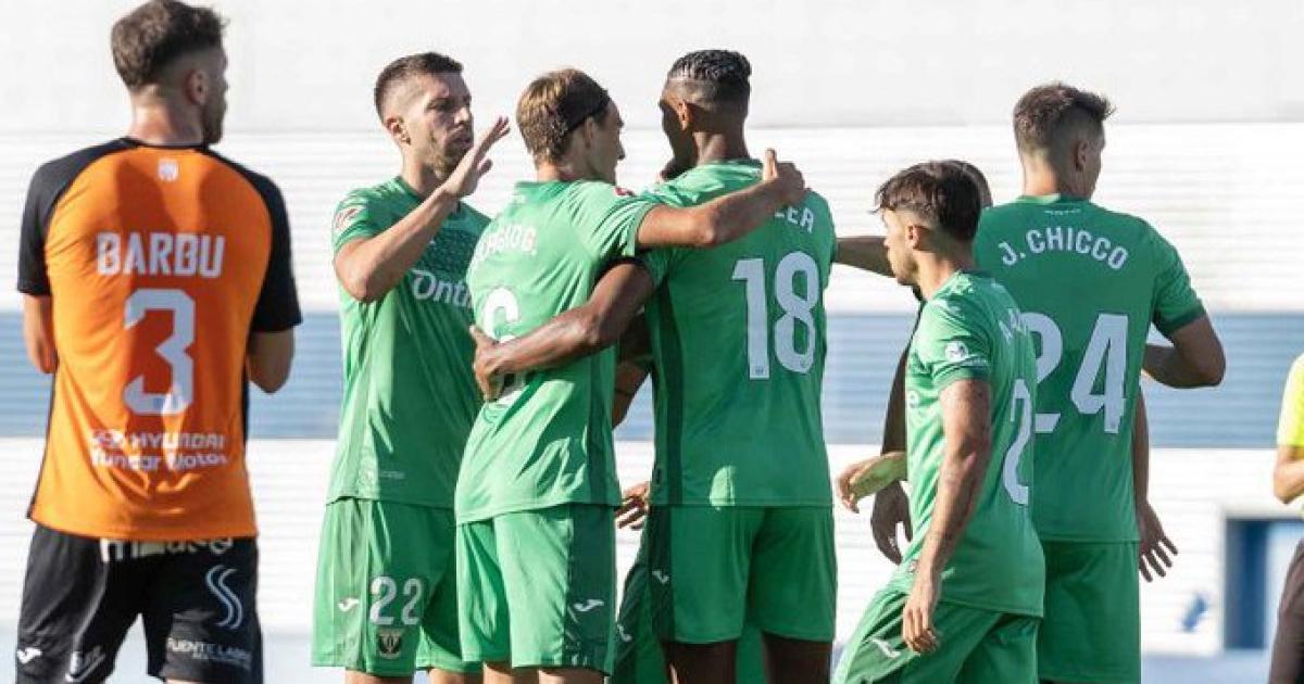 Leganés, donde juega Renato Tapia, goleó a Fuenlabrada en amistoso