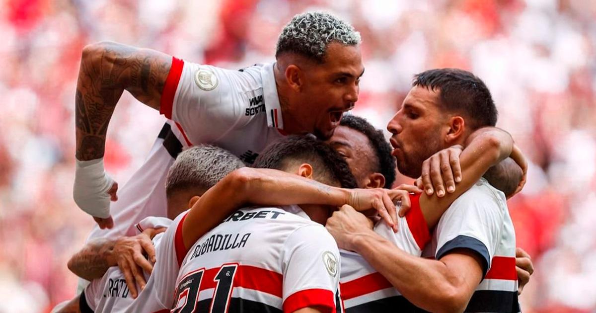 Con Carrillo, Corinthians cayó ante Sao Paulo en el ‘Clásico Majestuoso’