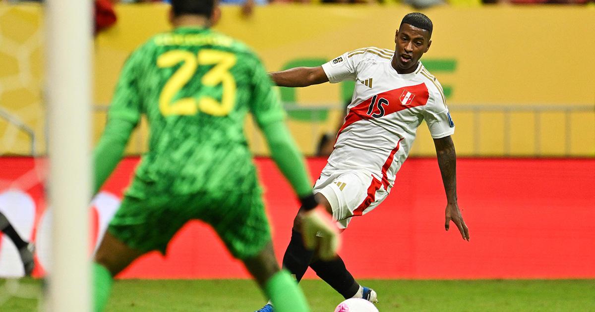 Araujo: “Qué raro que para ellos el tema del VAR favorezca siempre”