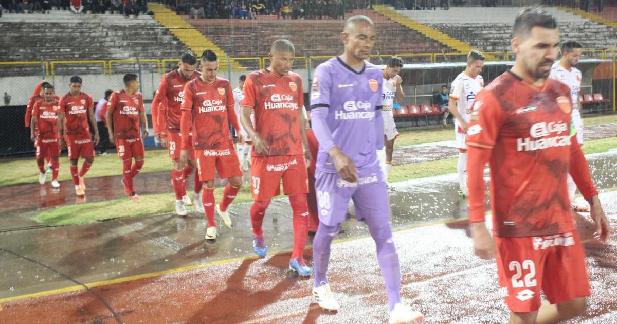 Pinto: "En el segundo tiempo nos pasaron por encima, pensaremos en alejarnos de la baja"