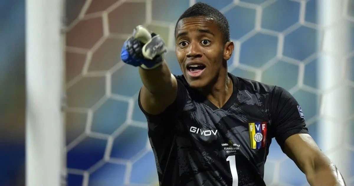 Portero venezolano Fariñez en la mira de Cienciano 