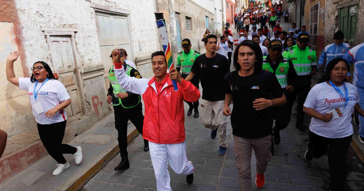 (FOTOS) Ruta de la Antorcha Bolivariana sigue uniendo a Ayacucho