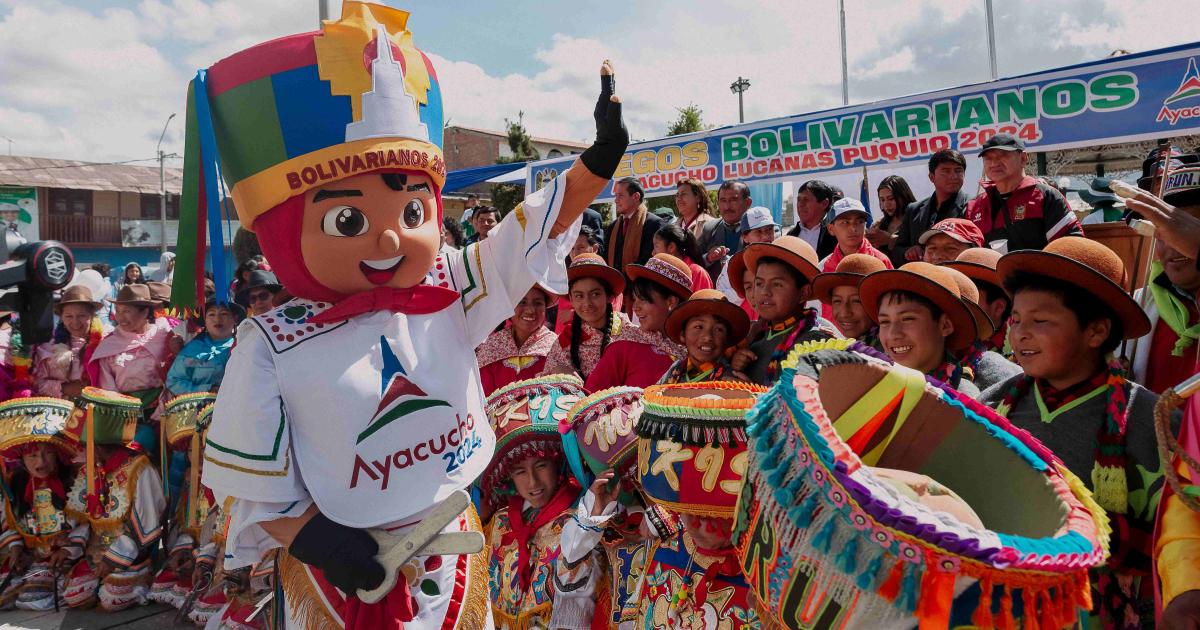 (FOTOS) Ruta de la Antorcha Bolivariana sigue uniendo a Ayacucho